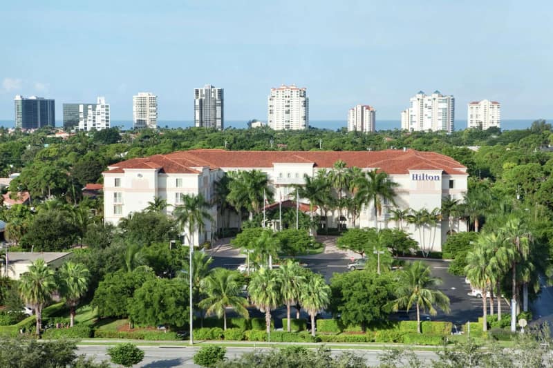 Hilton Naples — building