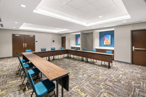 Hampton Inn & Suites Tigard — photo 7