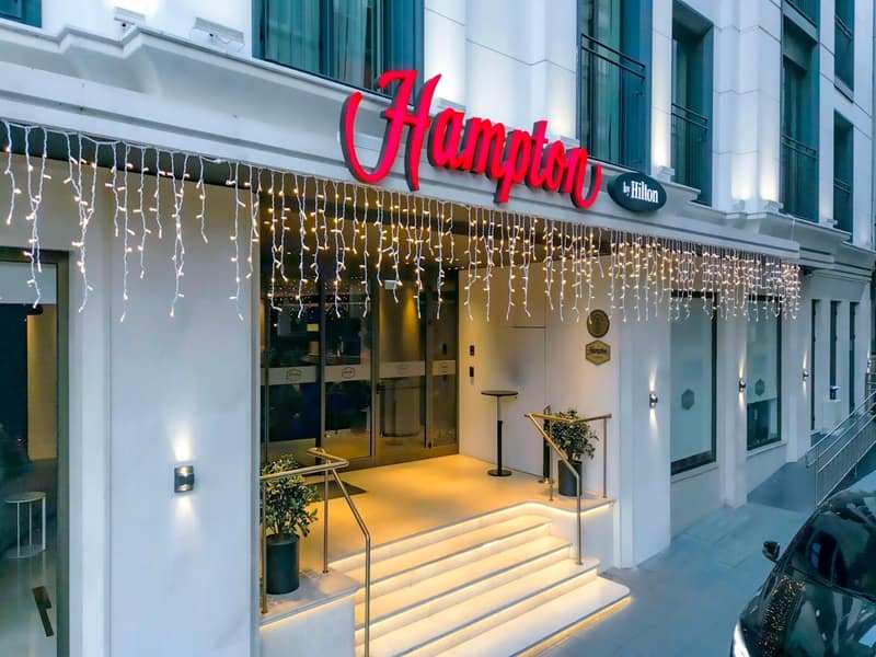 Hampton By Hilton Istanbul Old City — building