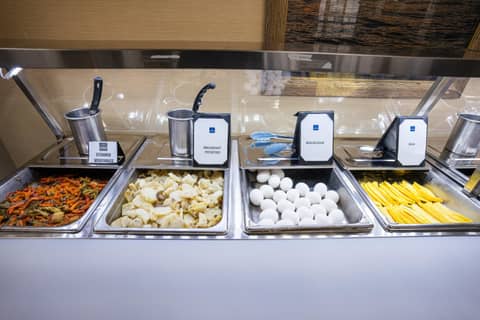 Clarion Hotel Detroit Metro Airport — photo 3