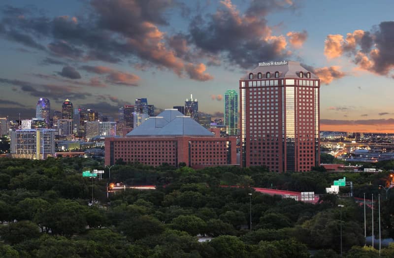 Hilton Anatole — building