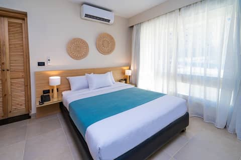 Redcon Suites — bedroom