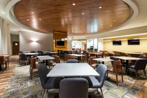 SpringHill Suites Louisville Downtown — photo 7