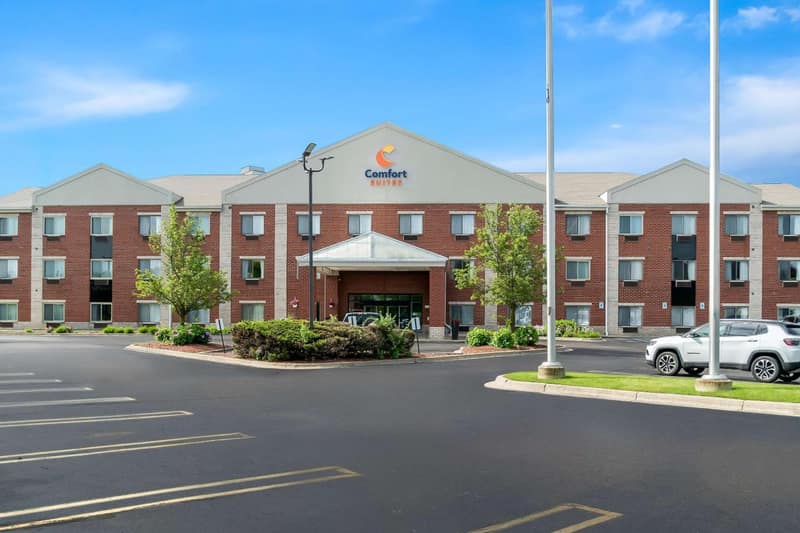 Holiday Inn Express & Suites Southfield - Detroit — building