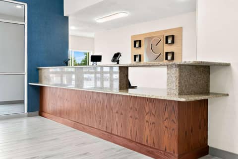 Holiday Inn Express & Suites Southfield - Detroit — photo 5