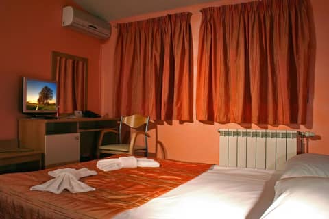 Hotel Brod - Free Parking — hotel room