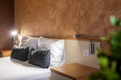 Hotel Brod - Free Parking — hotel room
