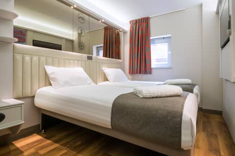 Point A Hotel London Canary Wharf — hotel room