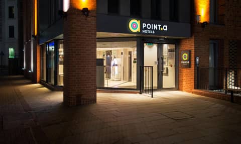 Point A Hotel London Canary Wharf — building