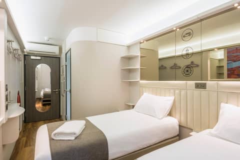Point A Hotel London Canary Wharf — photo 9