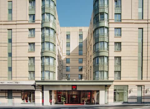 Radisson RED Brussels — photo 3