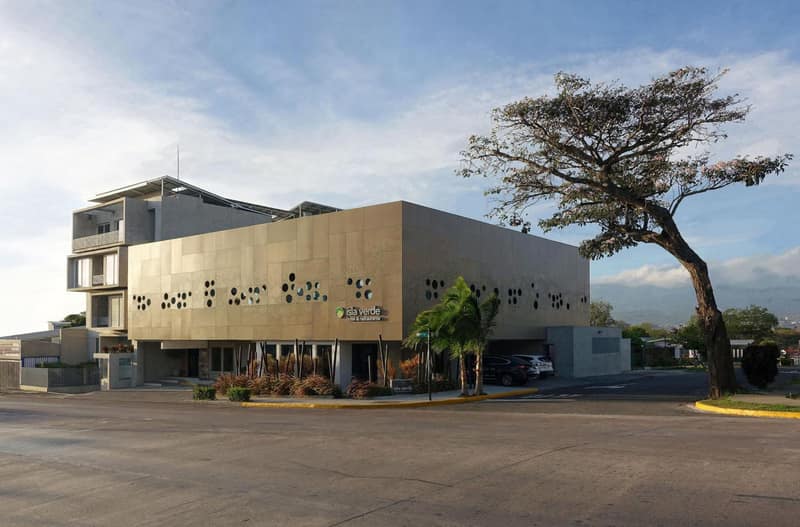 Isla Verde Hotel — building