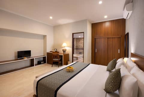 Tapa Tepi Kali Canggu — hotel room