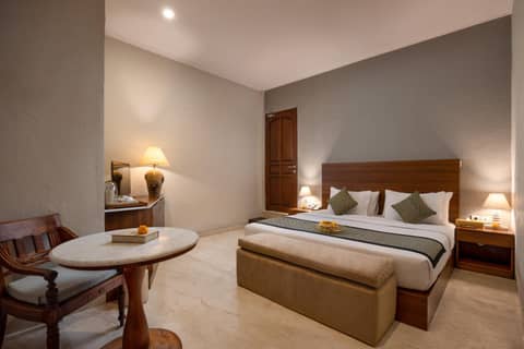 Tapa Tepi Kali Canggu — hotel room