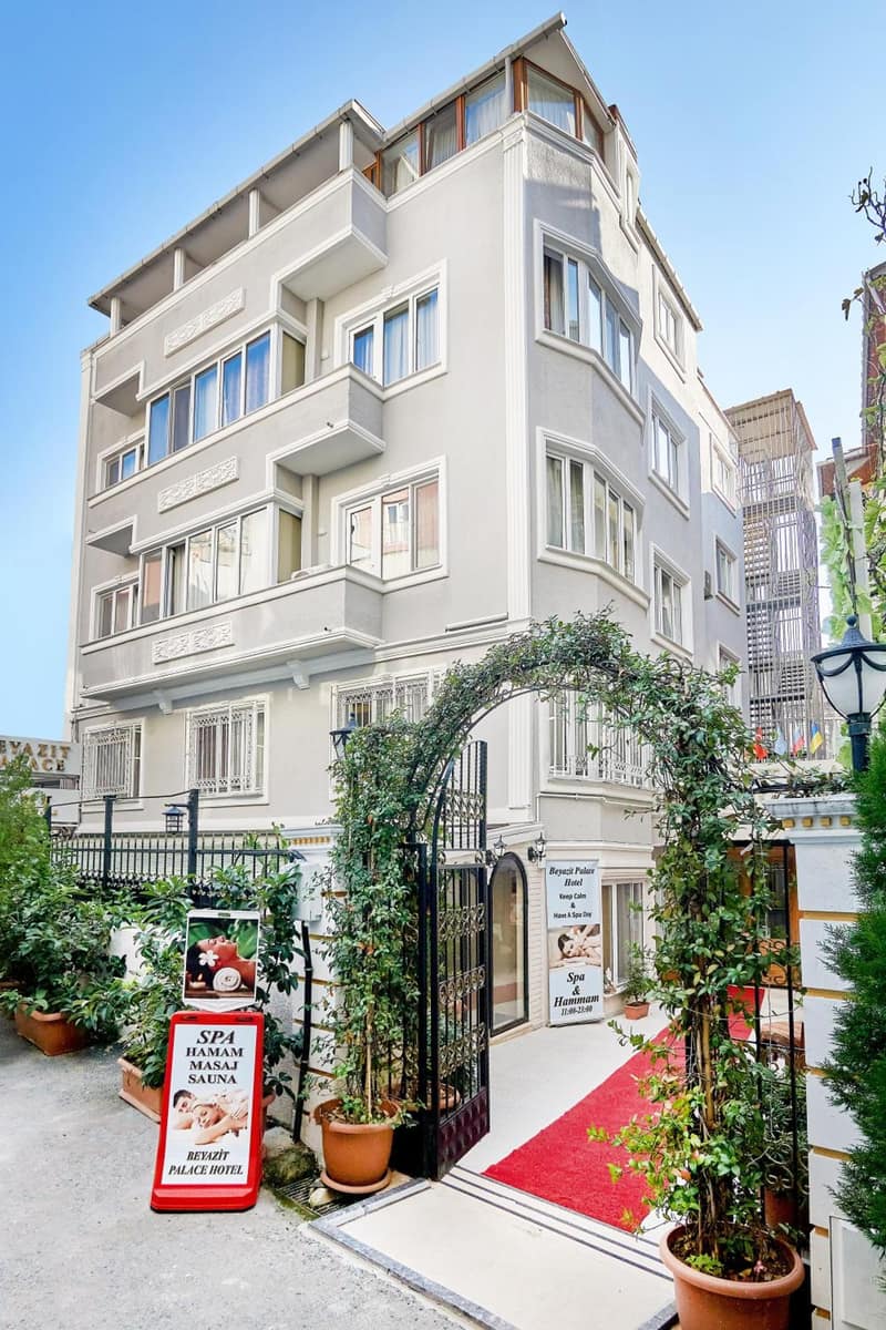 Beyazit Palace Hotel — building
