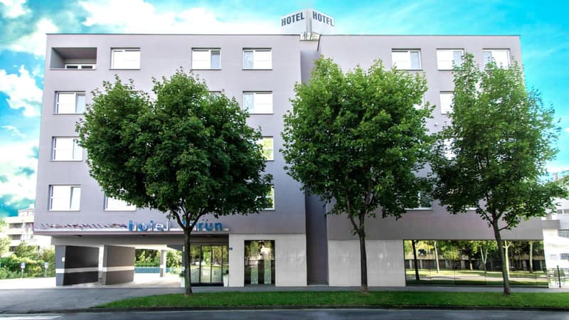 Hotel Jarun — building