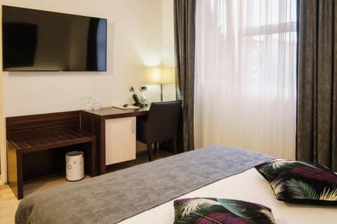 Hotel Jarun — hotel room
