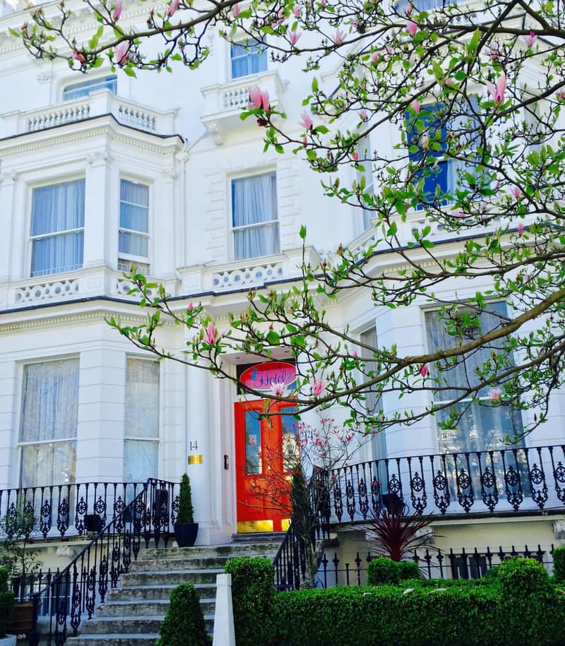 Blue Bells Hotel — building