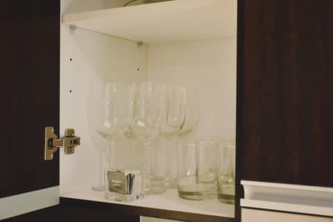 Sathorn Vista, Bangkok - Marriott Executive Apartments — kitchen