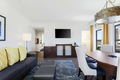 Hampton Inn & Suites Austin - Downtown — photo 7