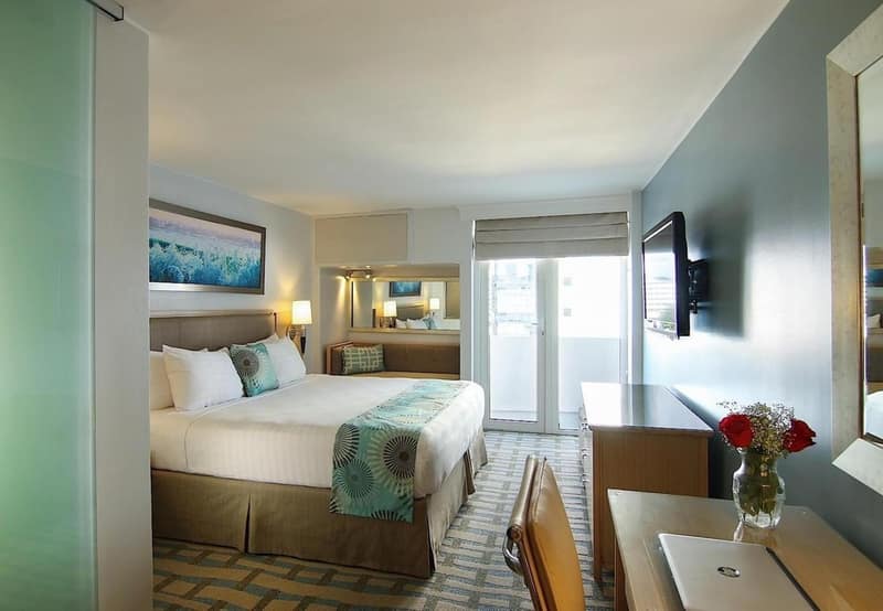 The Executive Hotel — photo 1