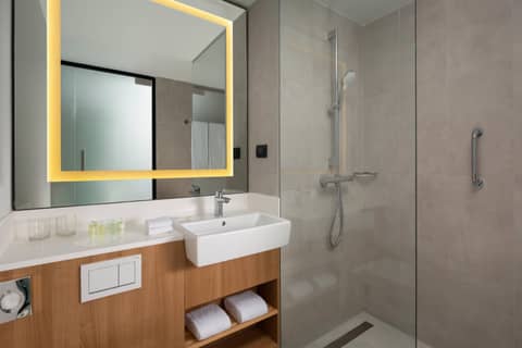 Courtyard by Marriott Bucharest Floreasca — photo 2