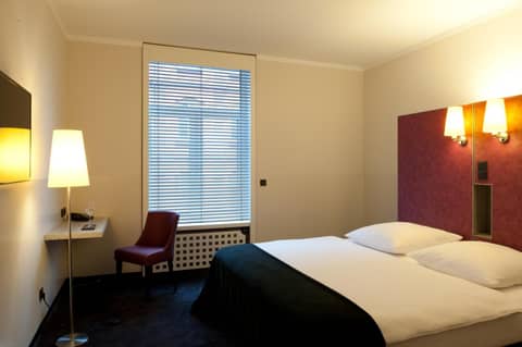 Hotel Topas Frankfurt City Centre - Digital Check-In — hotel room