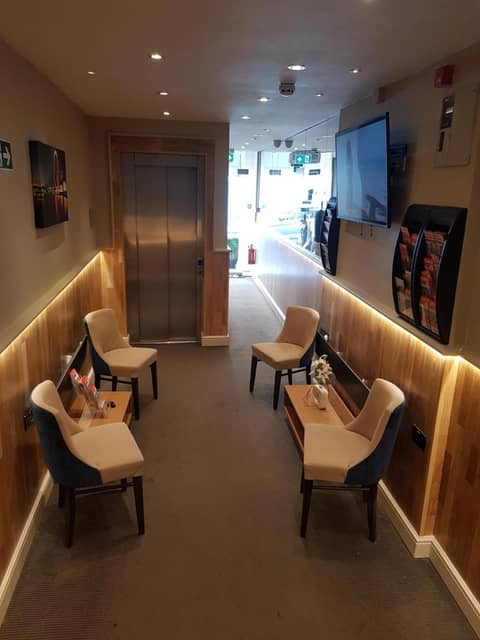 Ascot Hyde Park Hotel — hotel reception