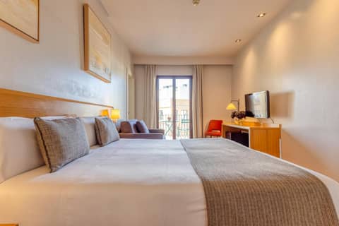 Arc La Rambla — bedroom