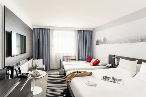 Novotel Paris Centre Gare Montparnasse — hotel room