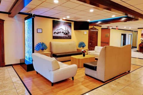 Travelodge by Wyndham Indianapolis Speedway — photo 8
