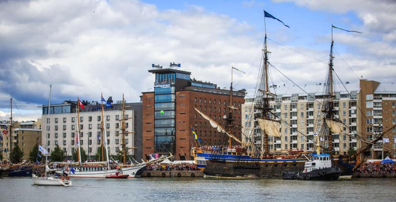 Radisson Blu Seaside Hotel, Helsinki — building