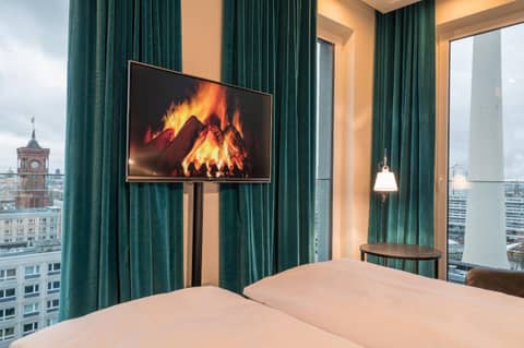 Motel One Berlin-Alexanderplatz — photo 2