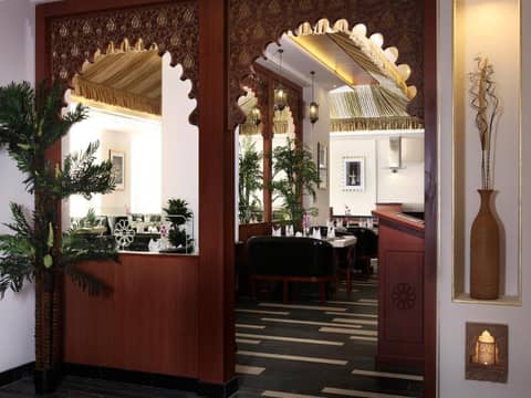The Platinum Hotel — hotel reception