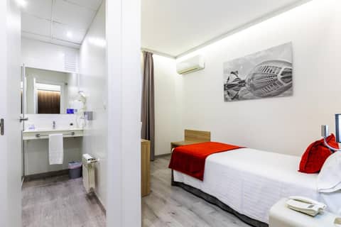 Sweet Hotel Renasa — hotel room