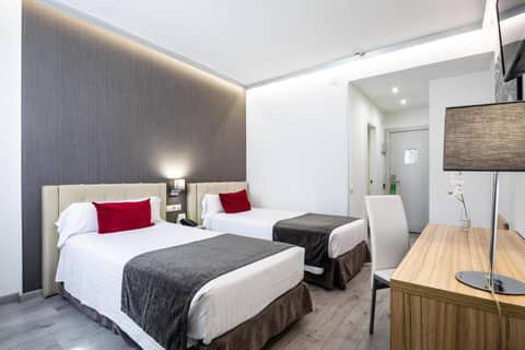 Sweet Hotel Renasa — hotel room