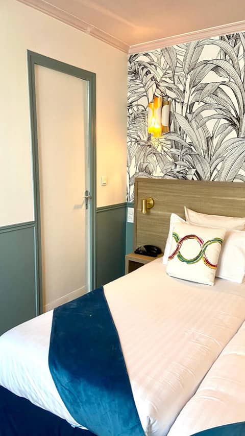 Amadeus Hotel — hotel room