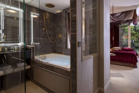 Paris j'Adore Hotel & Spa — bathroom