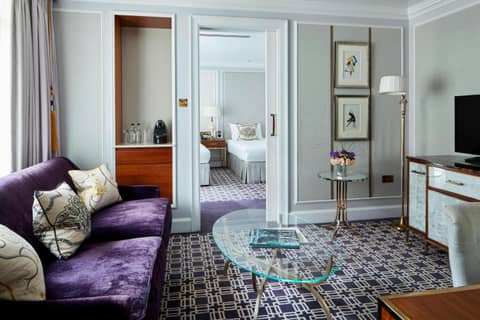 London Marriott Hotel Park Lane — living room