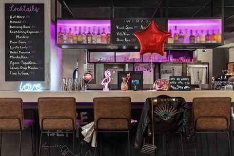 Moxy Bucharest Old Town — photo 6