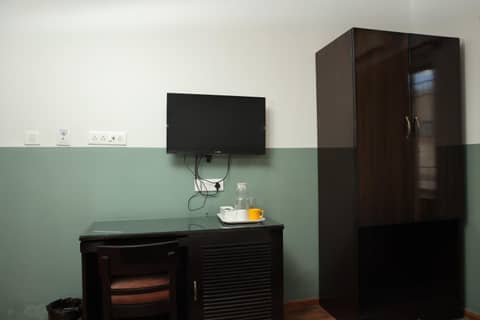 Olive Zip Rest House Road by Embassy Group — hotel room