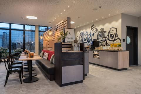 Holiday Inn - the niu, Keg Hamburg Ost by IHG — dining