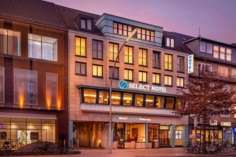 Garner Hotel Hamburg - Wandsbek Marktplatz by IHG — building