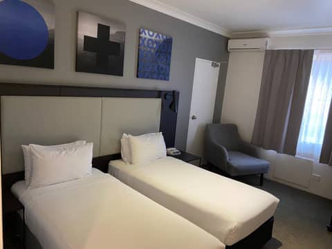 Silkari Urban CKS Sydney Airport Hotel — hotel room