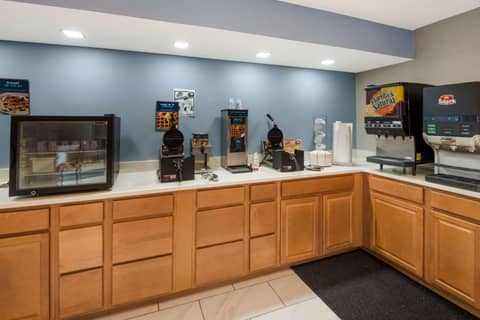 Clarion Pointe Indianapolis Northeast — photo 5