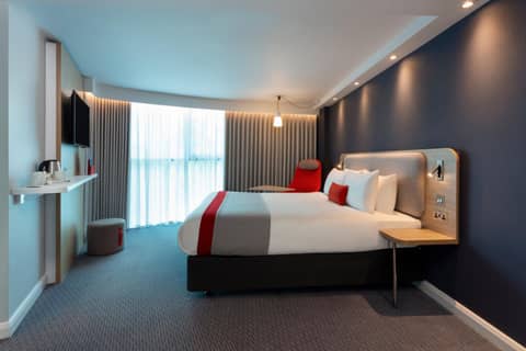Holiday Inn Express Park Royal by IHG — hotel room