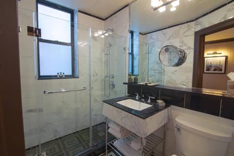 The Iroquois Times Square, a Small Luxury Hotel — photo 6