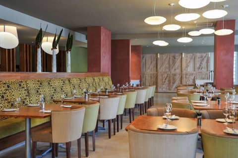 Garden Court Victoria Junction — dining