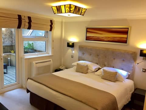 Beaufort House - Knightsbridge — hotel room