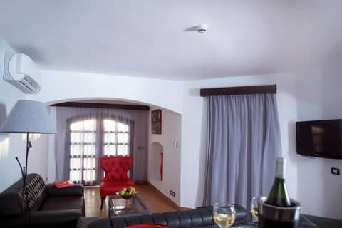 Sanafir Hotel - El Pacha Suites Sharm - Adults Only — hotel room